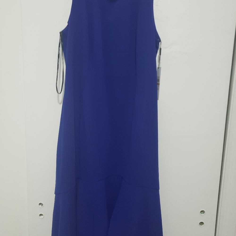 Dress - Picture 2 of 5